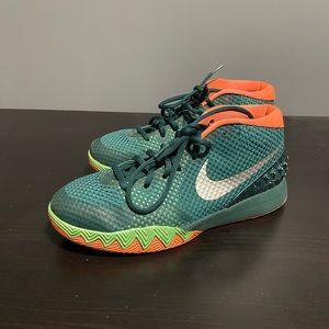Nike Kyrie Flytrap 1 Basketball Shoe